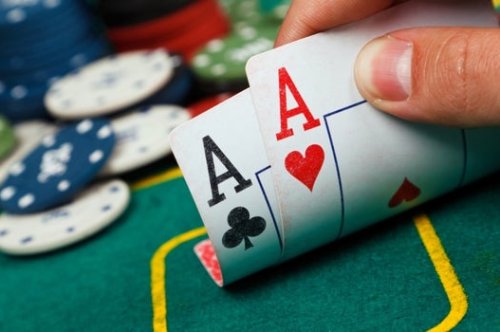 Why Real Money Poker is Different from Play Money Poker